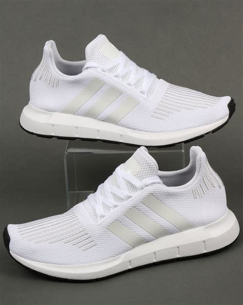 adidas white sneakers men's.